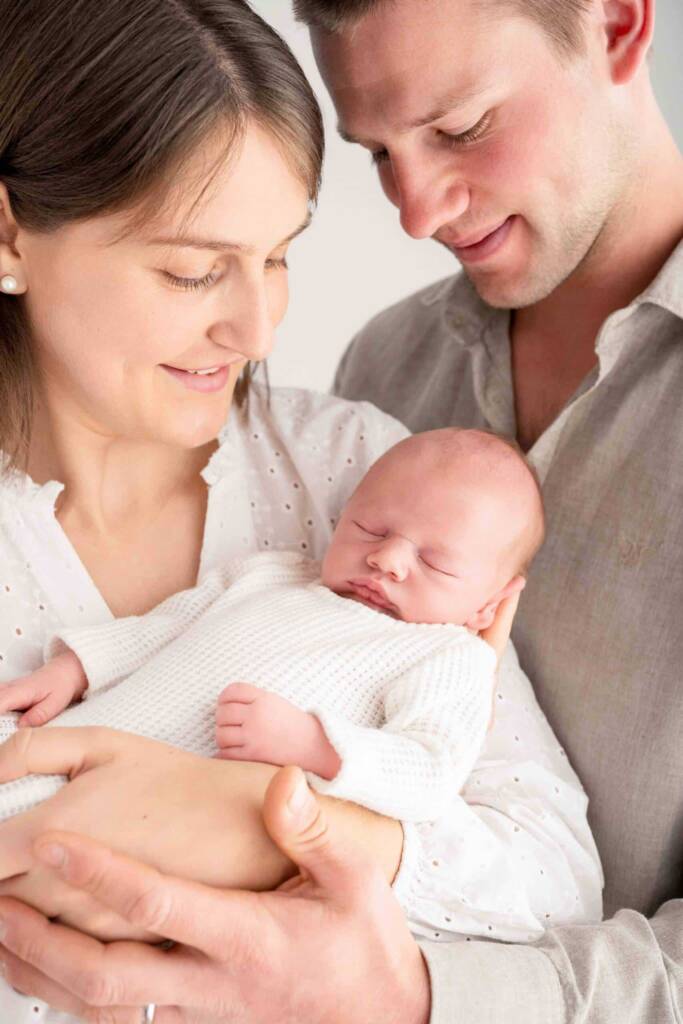 Séance photo naissance : peut-on faire des photos en famille ?