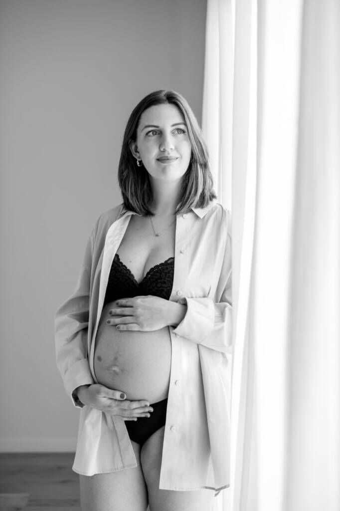 Portrait Grossesse lumière douce studio